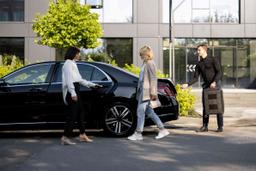 Drive Your Success: How Limo Affiliates Worldwide Connects Chauffeurs to Premium Clients